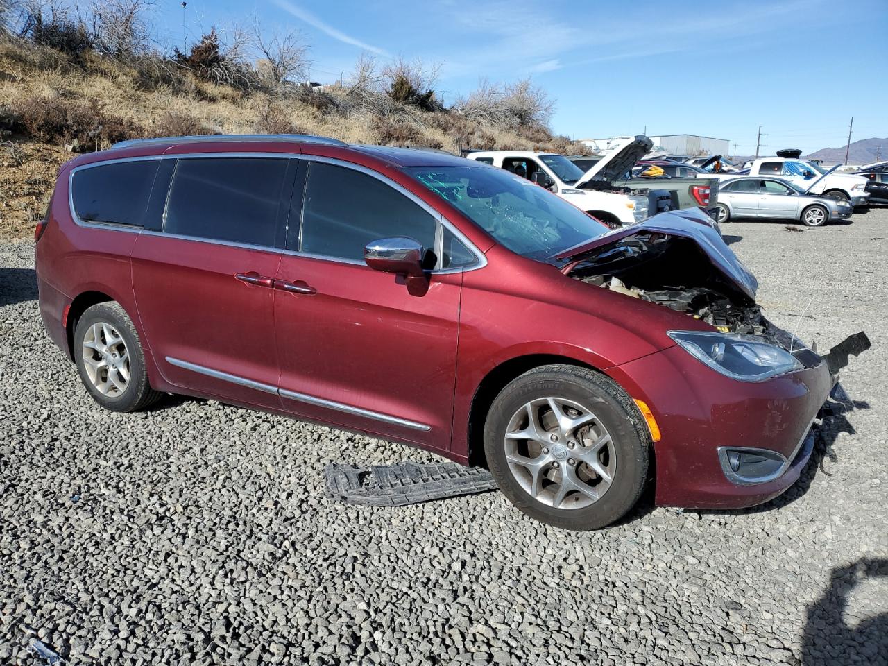 Photo 3 VIN: 2C4RC1GG4JR272422 - CHRYSLER PACIFICA 