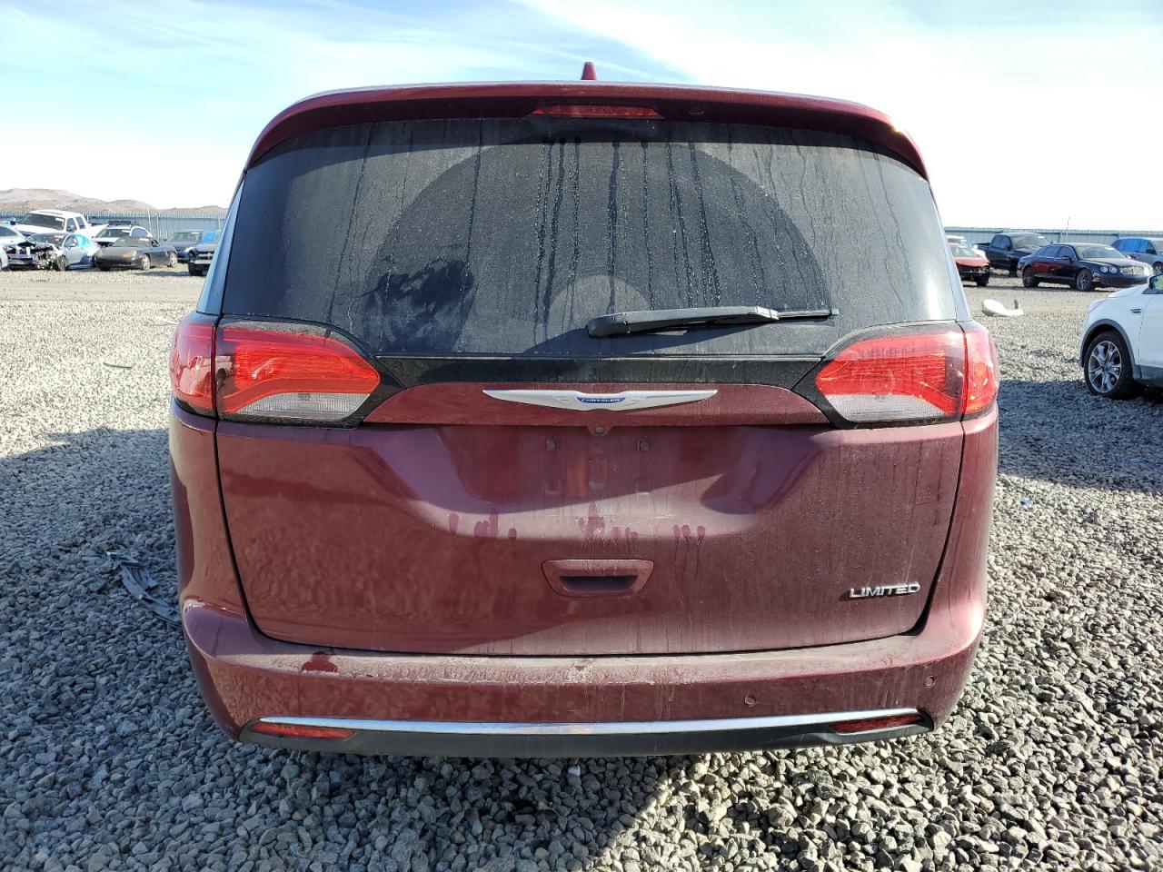 Photo 5 VIN: 2C4RC1GG4JR272422 - CHRYSLER PACIFICA 