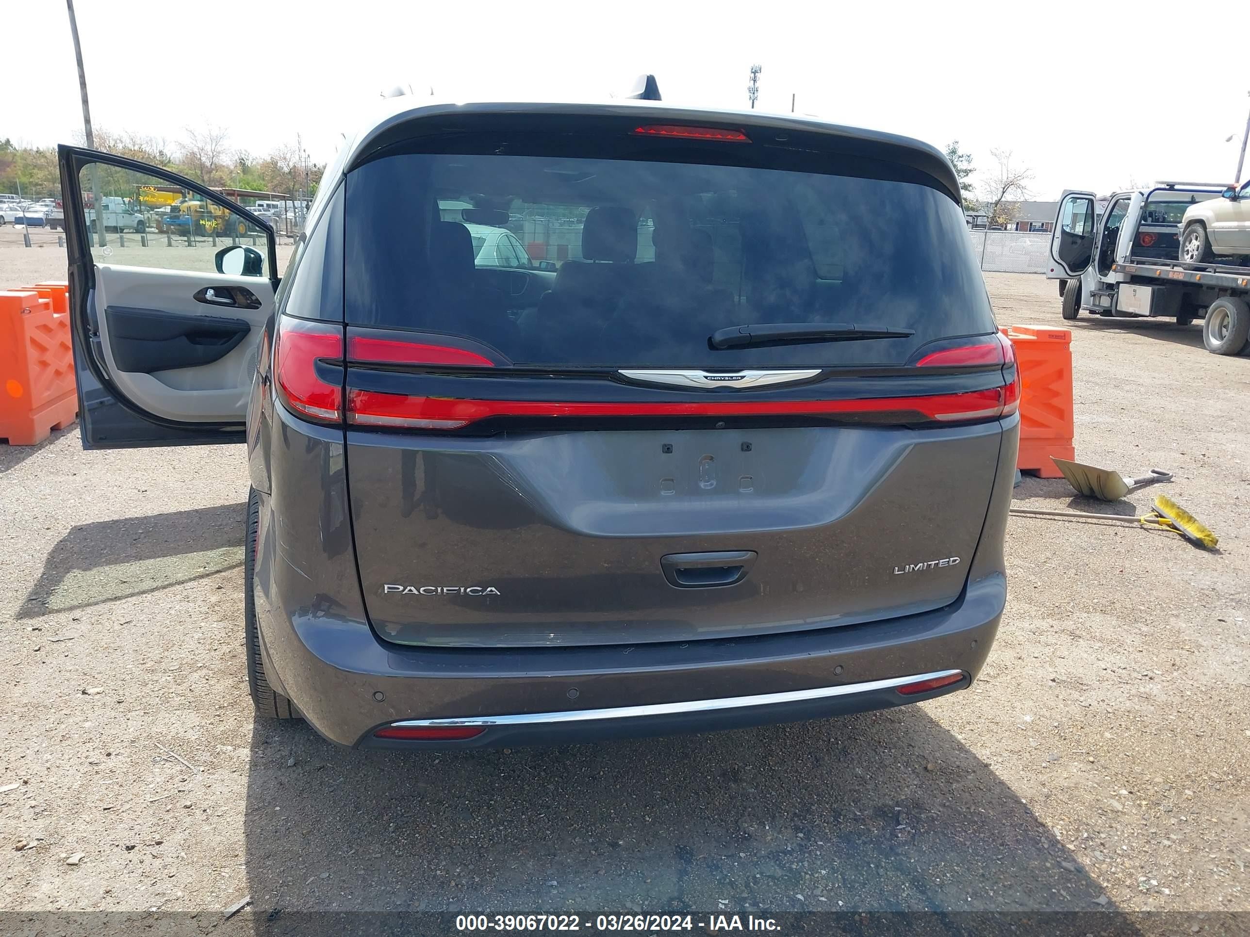 Photo 15 VIN: 2C4RC1GG4PR551605 - CHRYSLER PACIFICA 