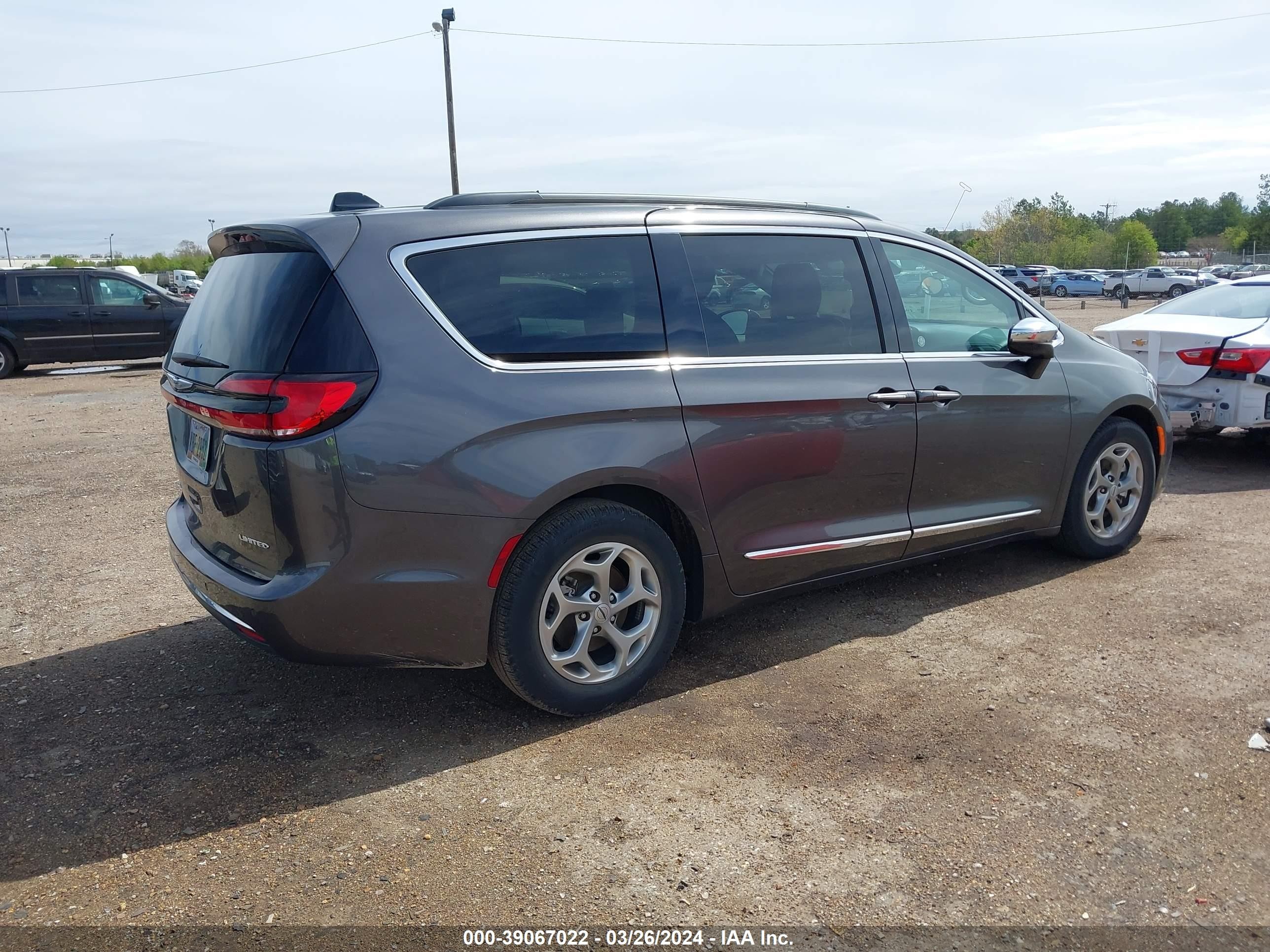 Photo 3 VIN: 2C4RC1GG4PR551605 - CHRYSLER PACIFICA 