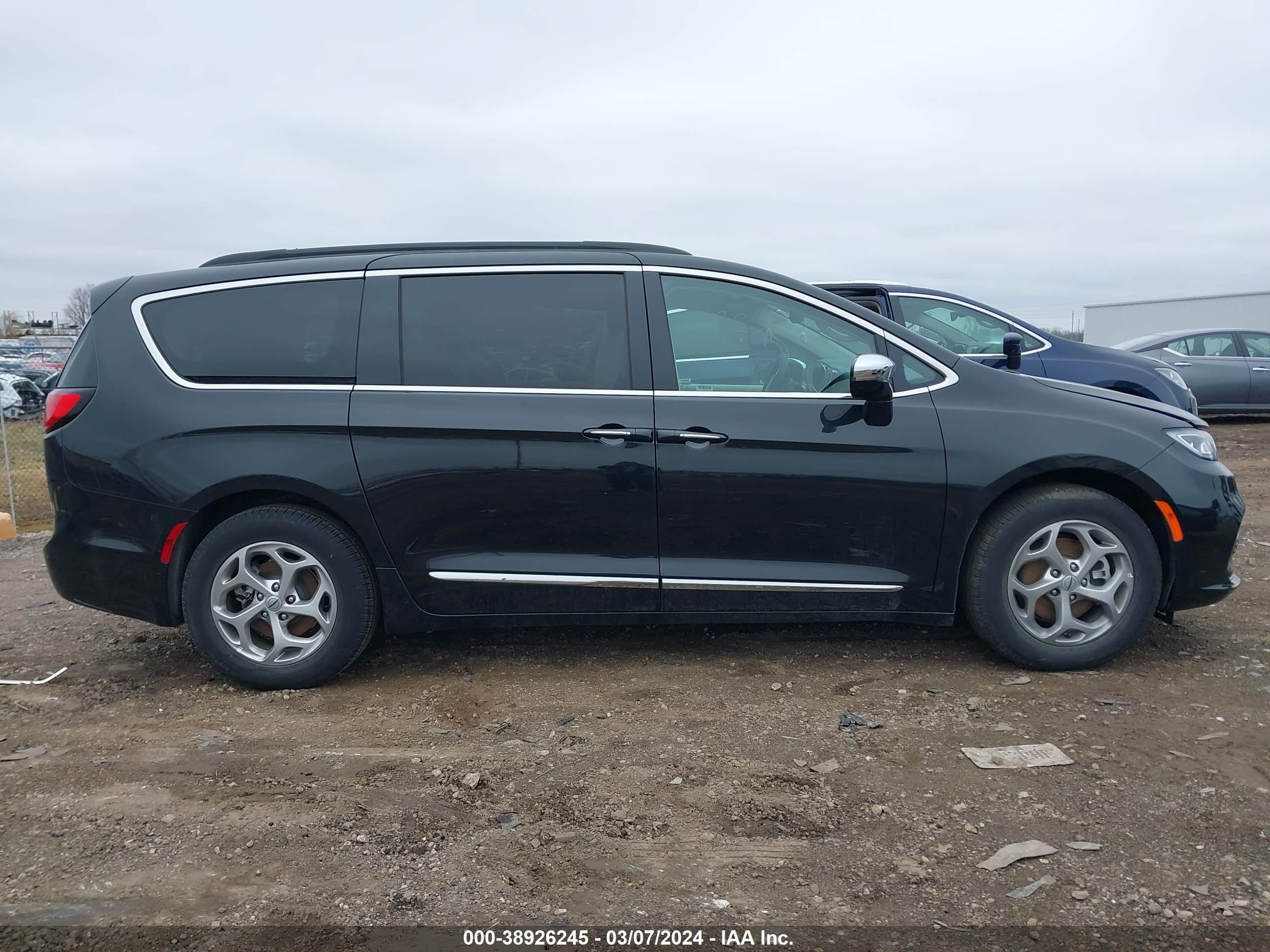 Photo 12 VIN: 2C4RC1GG4PR552379 - CHRYSLER PACIFICA 