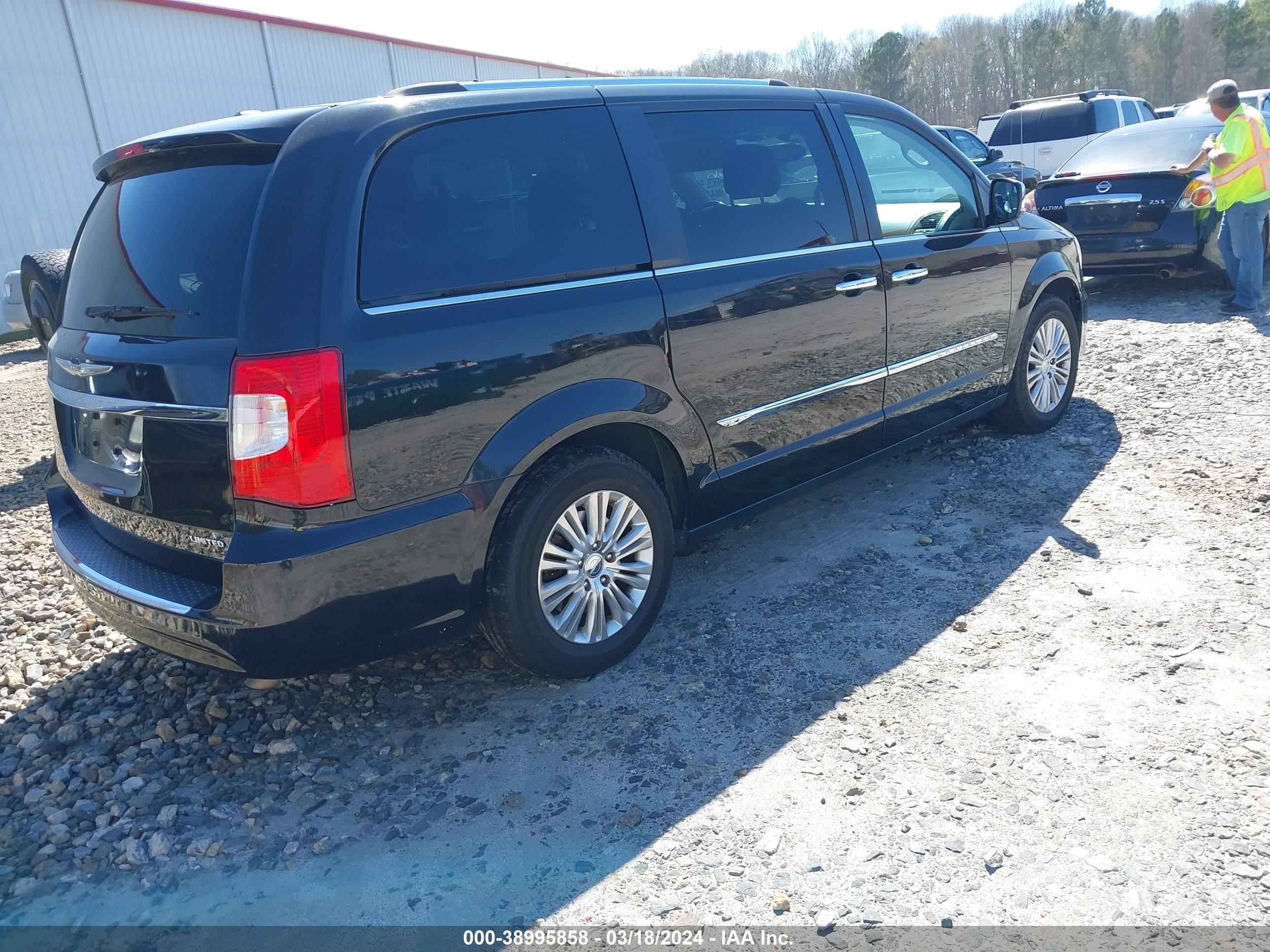 Photo 3 VIN: 2C4RC1GG5FR506316 - CHRYSLER TOWN & COUNTRY 