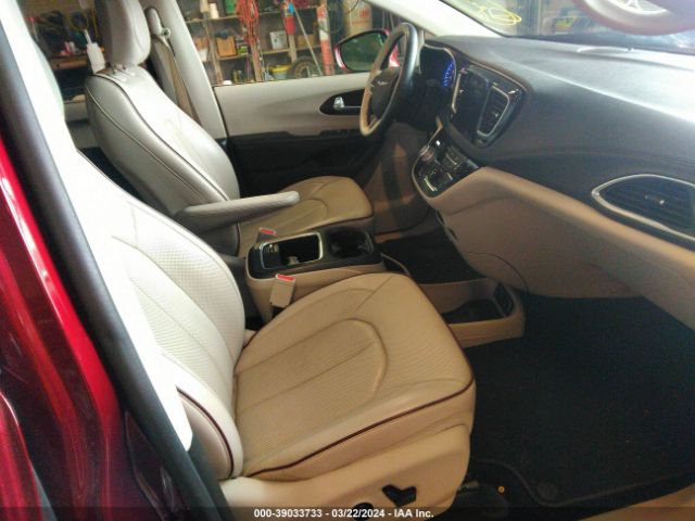 Photo 4 VIN: 2C4RC1GG5HR570424 - CHRYSLER PACIFICA 