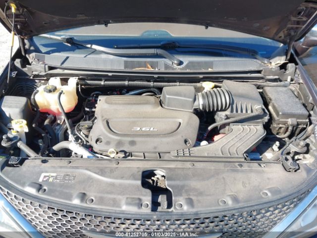 Photo 9 VIN: 2C4RC1GG5HR578166 - CHRYSLER PACIFICA 