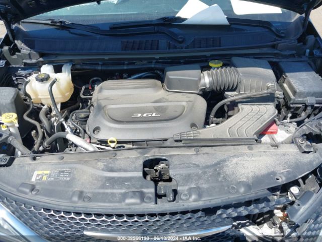 Photo 9 VIN: 2C4RC1GG5HR778092 - CHRYSLER PACIFICA 