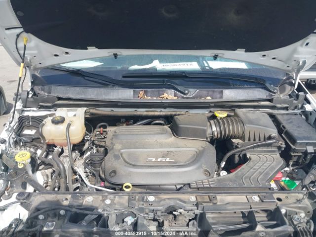 Photo 9 VIN: 2C4RC1GG5JR339500 - CHRYSLER PACIFICA 