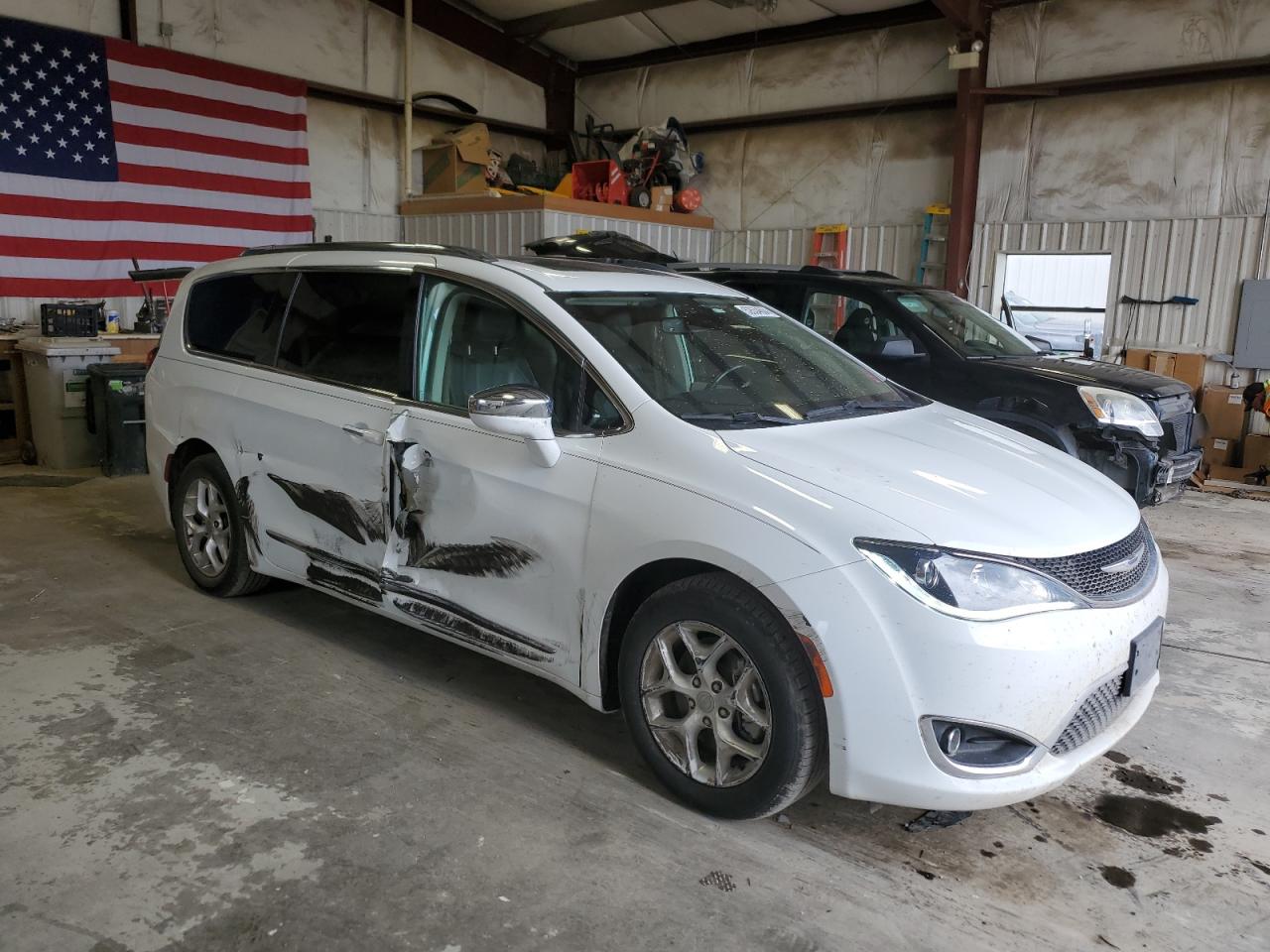 Photo 3 VIN: 2C4RC1GG5LR109622 - CHRYSLER PACIFICA 