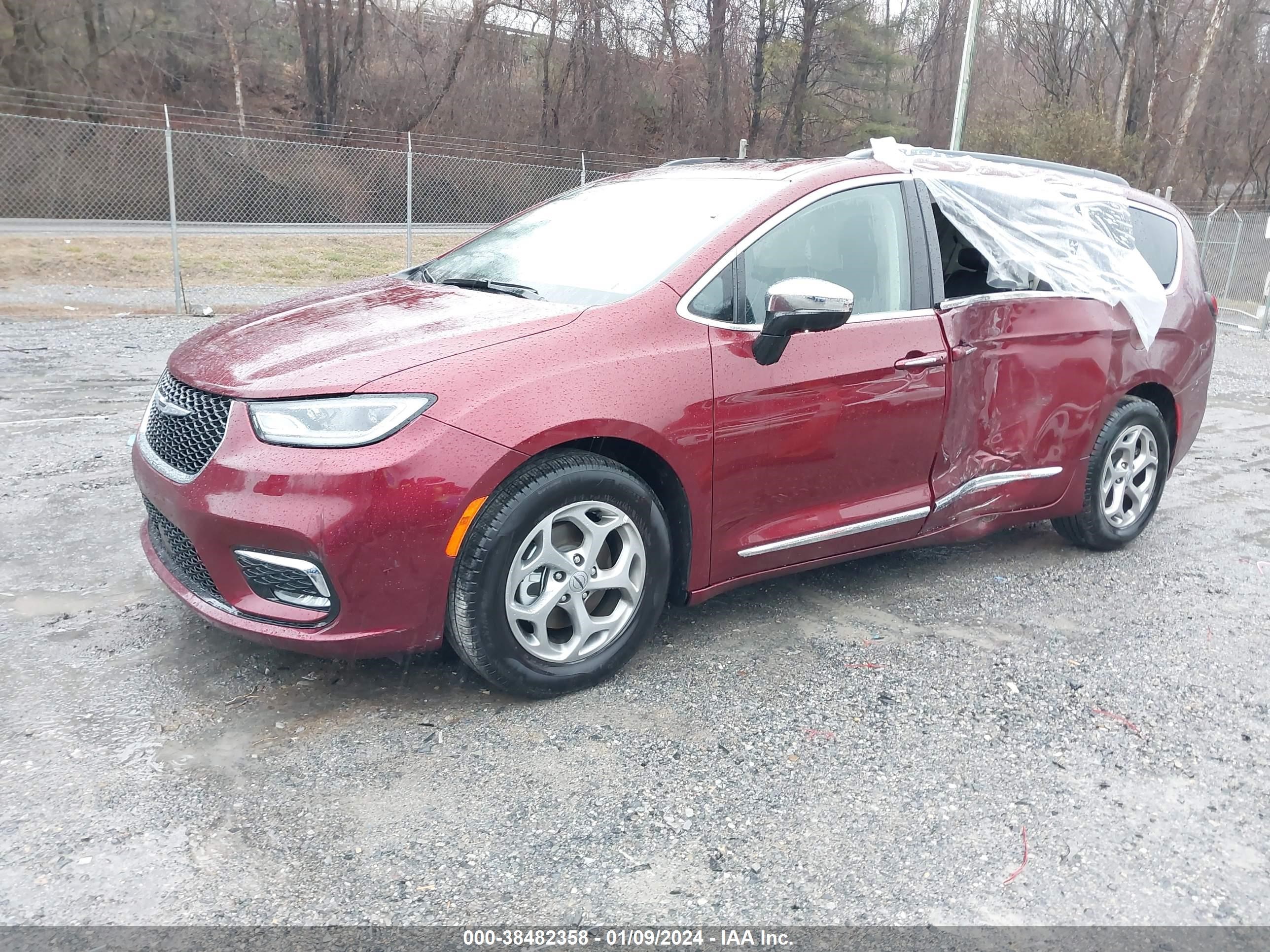 Photo 1 VIN: 2C4RC1GG5PR586587 - CHRYSLER PACIFICA 