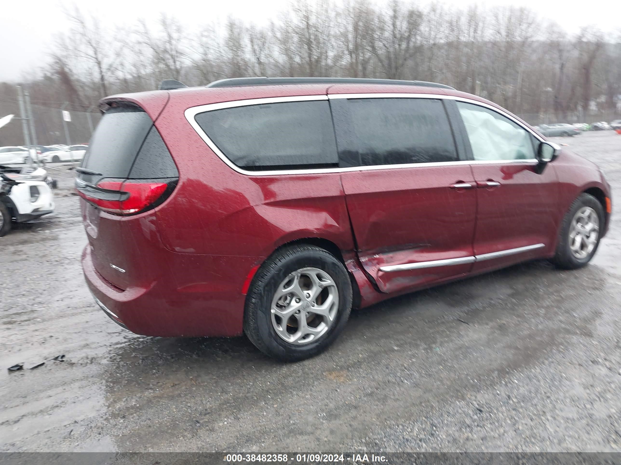 Photo 3 VIN: 2C4RC1GG5PR586587 - CHRYSLER PACIFICA 