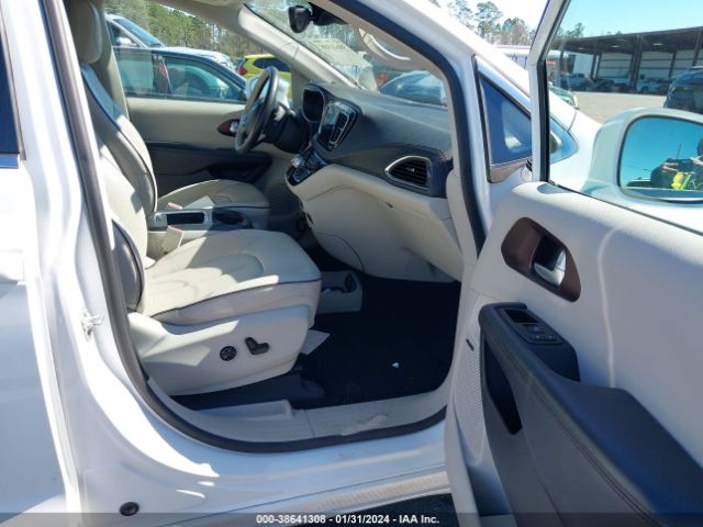 Photo 4 VIN: 2C4RC1GG6HR536265 - CHRYSLER PACIFICA 