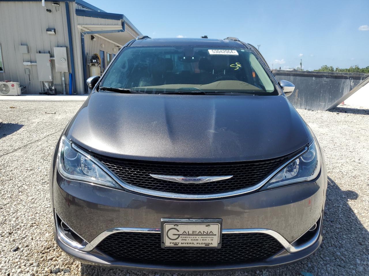 Photo 4 VIN: 2C4RC1GG6HR570657 - CHRYSLER PACIFICA 