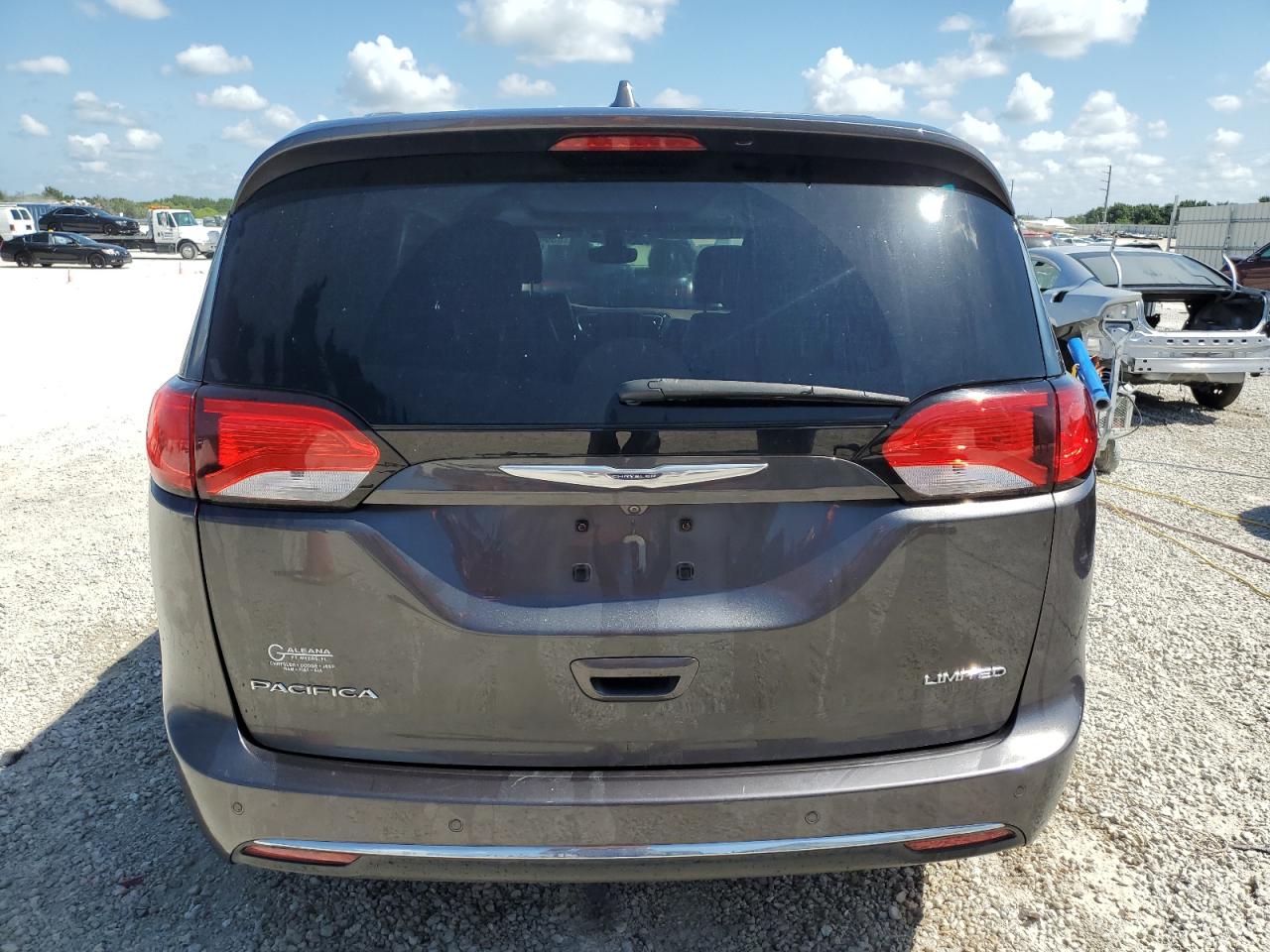 Photo 5 VIN: 2C4RC1GG6HR570657 - CHRYSLER PACIFICA 