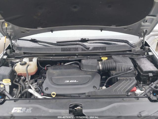 Photo 9 VIN: 2C4RC1GG6HR744646 - CHRYSLER PACIFICA 