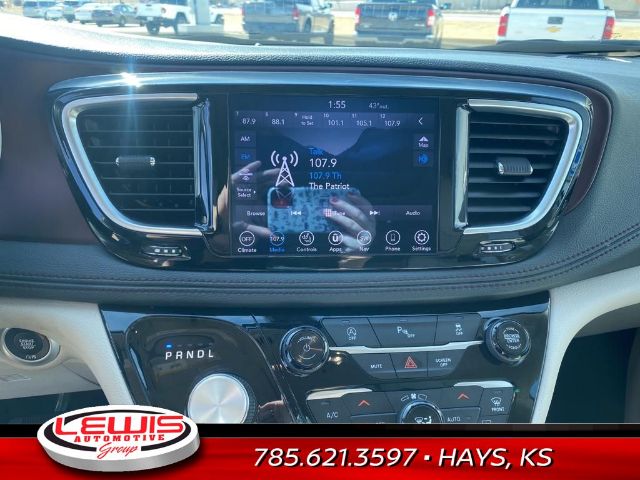 Photo 3 VIN: 2C4RC1GG6LR163057 - CHRYSLER PACIFICA 