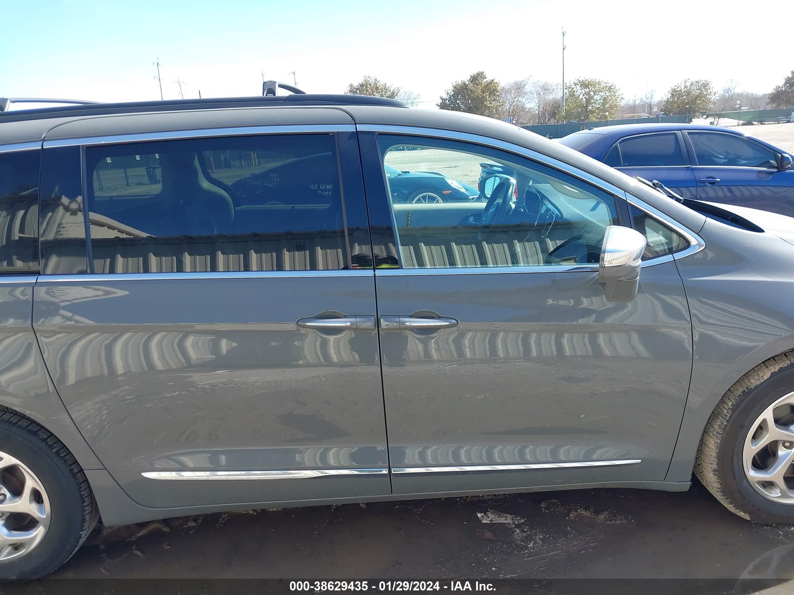 Photo 13 VIN: 2C4RC1GG6NR127677 - CHRYSLER PACIFICA 