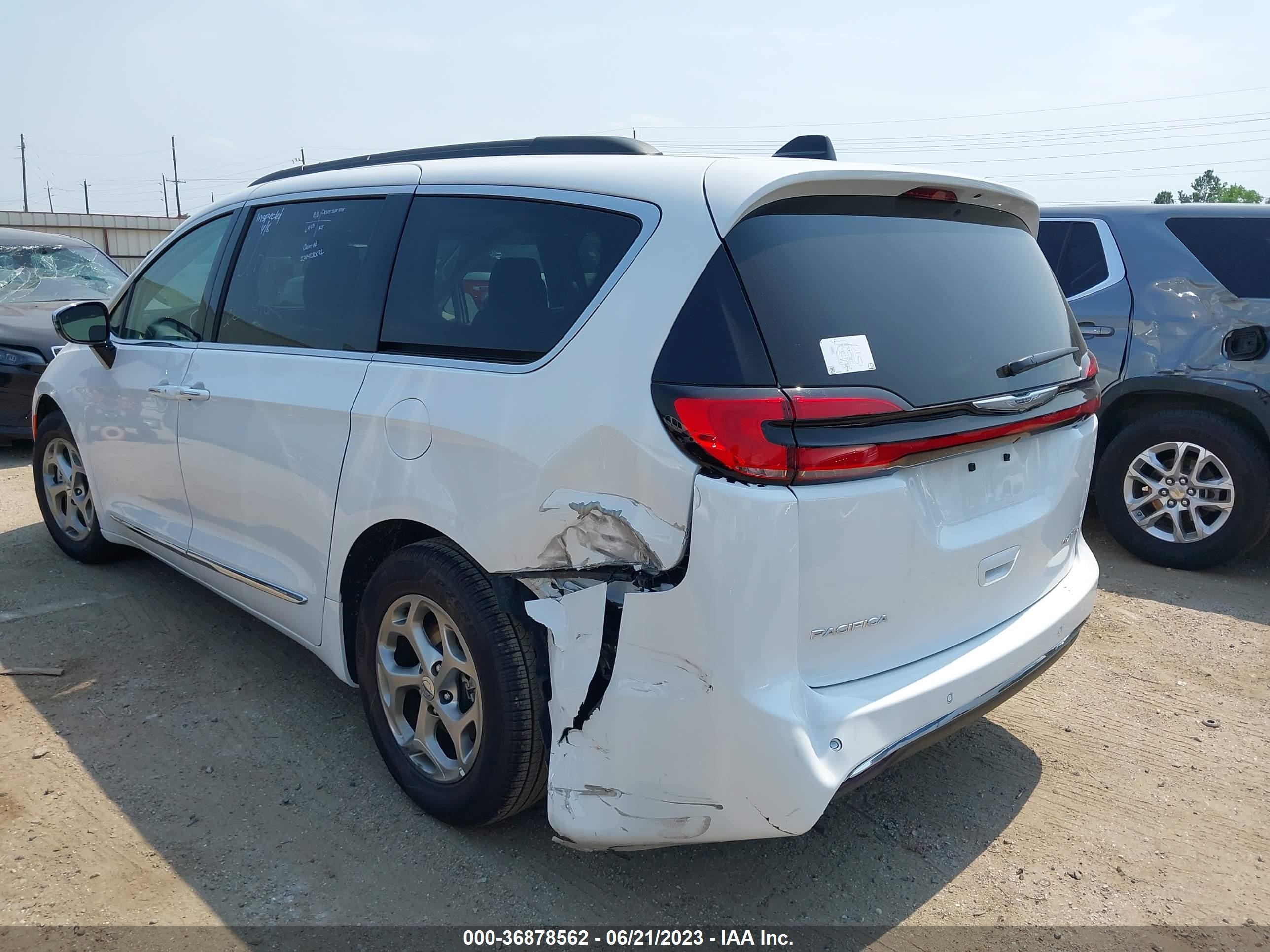 Photo 2 VIN: 2C4RC1GG6PR530951 - CHRYSLER PACIFICA 