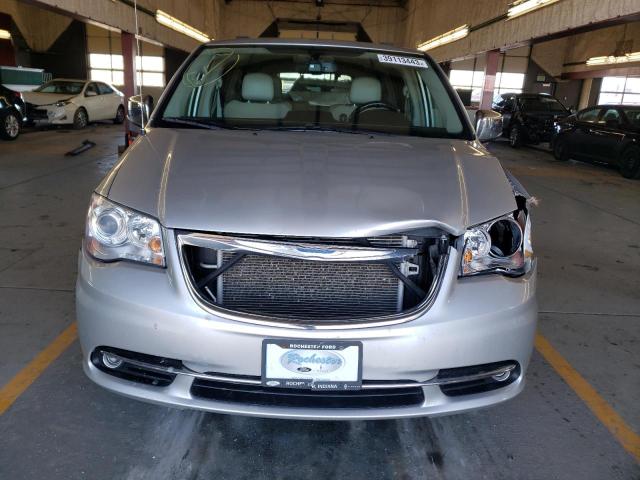 Photo 4 VIN: 2C4RC1GG7CR169675 - CHRYSLER TOWN & COU 