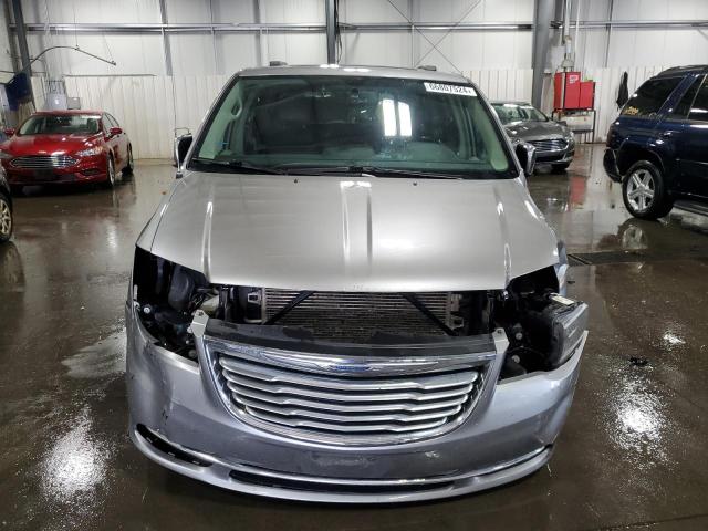 Photo 4 VIN: 2C4RC1GG7GR221795 - CHRYSLER TOWN & COU 