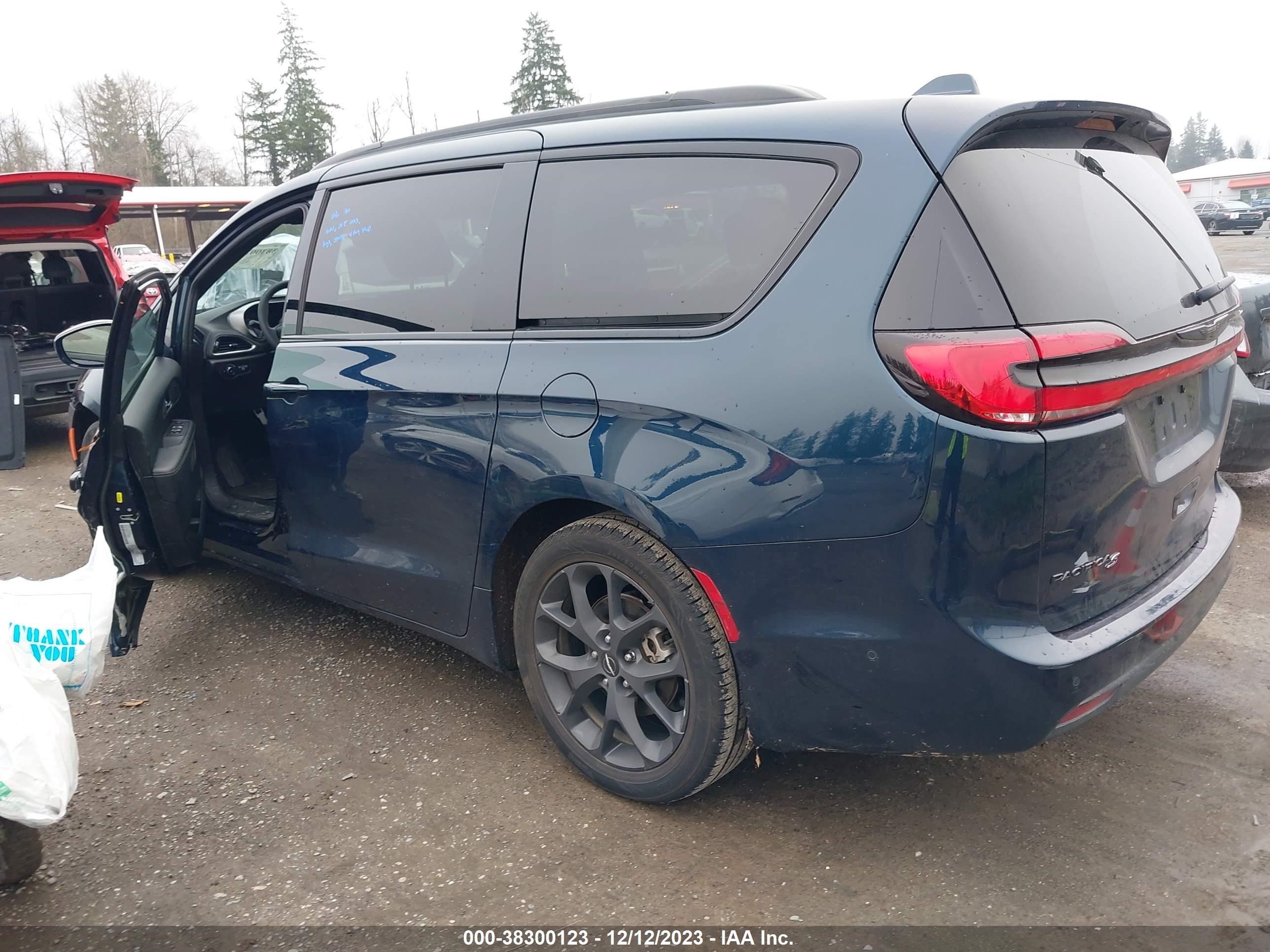 Photo 2 VIN: 2C4RC1GG7NR160347 - CHRYSLER PACIFICA 