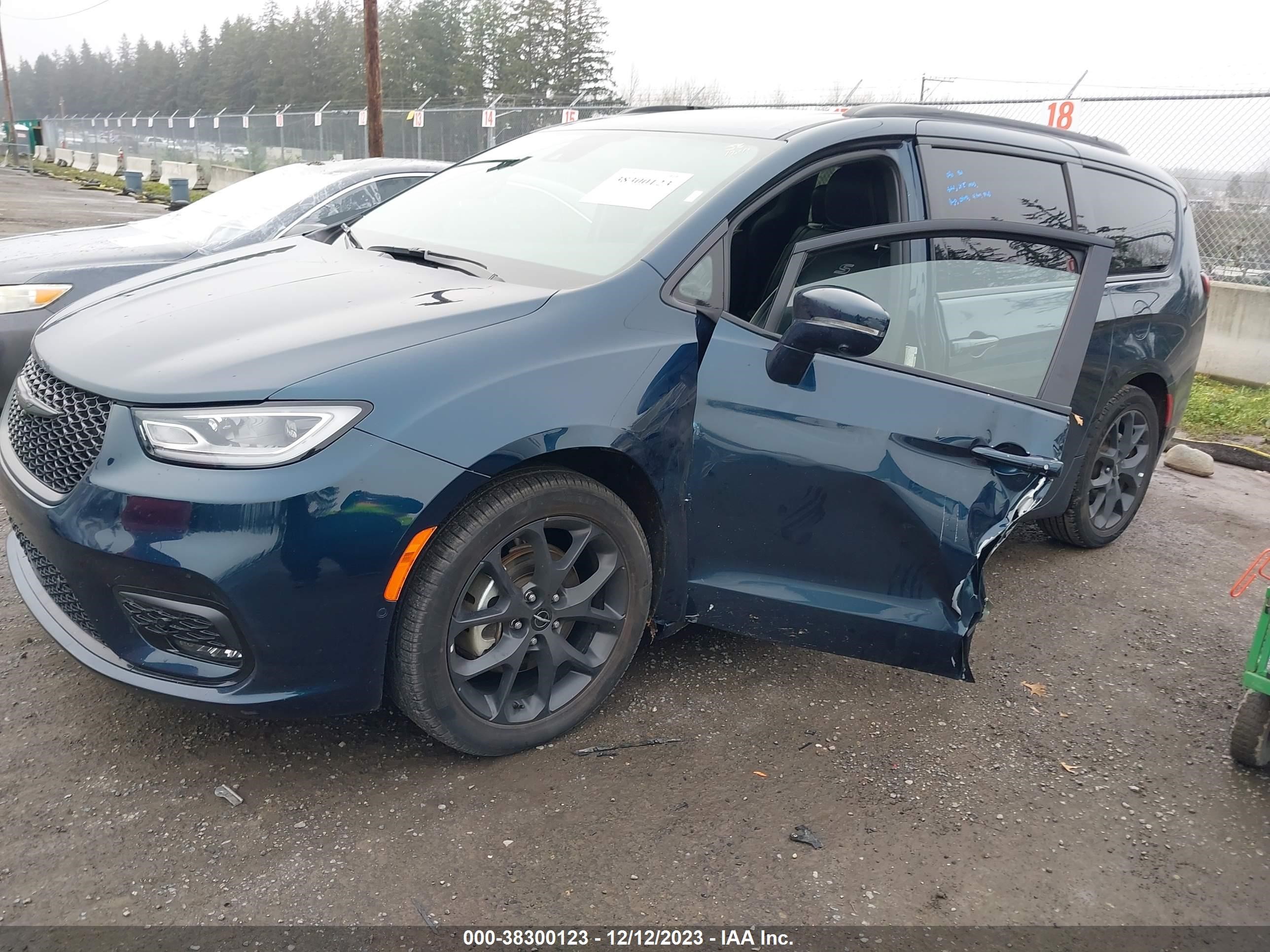 Photo 3 VIN: 2C4RC1GG7NR160347 - CHRYSLER PACIFICA 