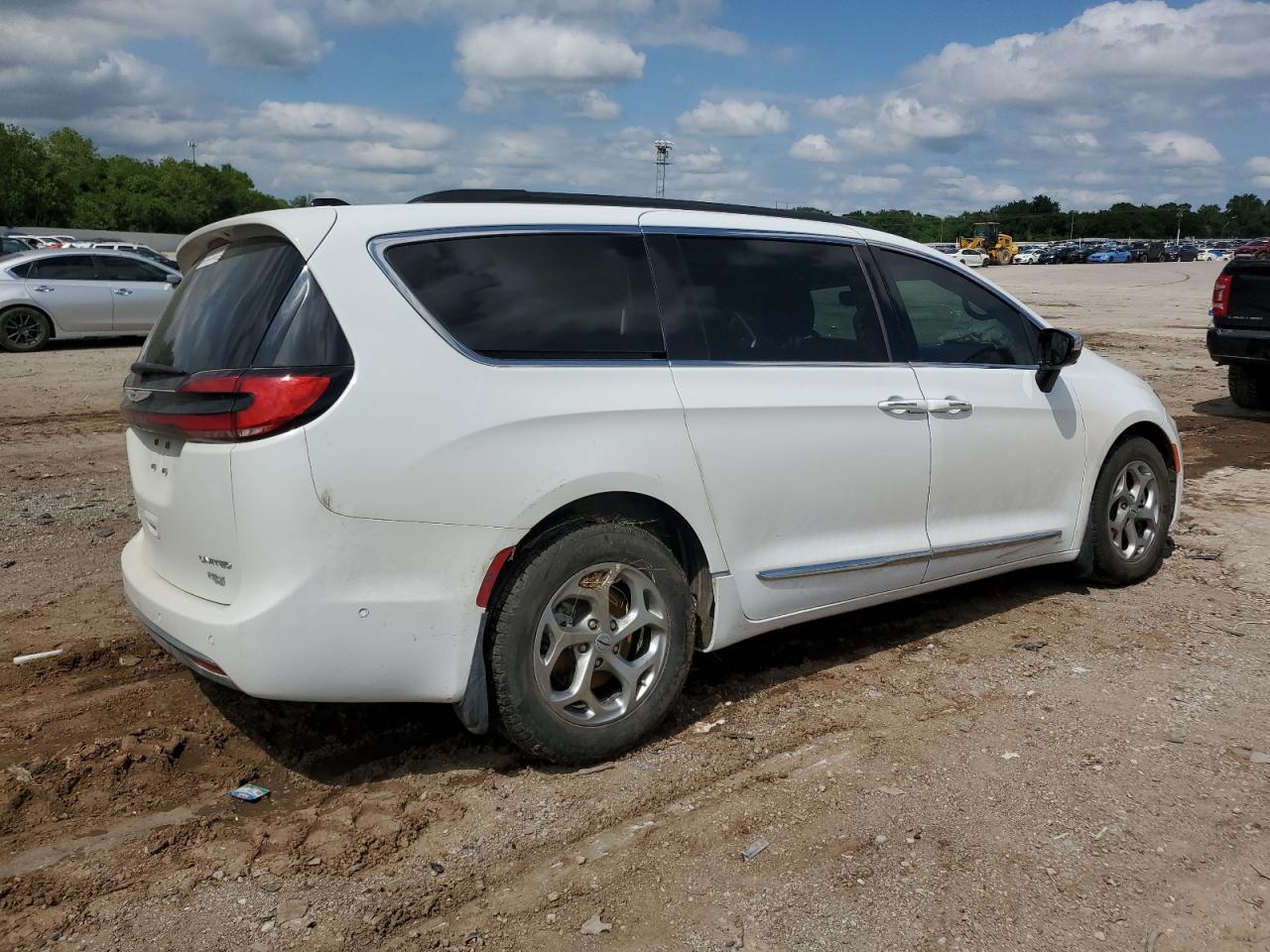 Photo 2 VIN: 2C4RC1GG7PR518100 - CHRYSLER PACIFICA 