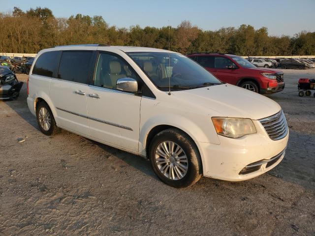 Photo 3 VIN: 2C4RC1GG8CR105855 - CHRYSLER TOWN & COU 