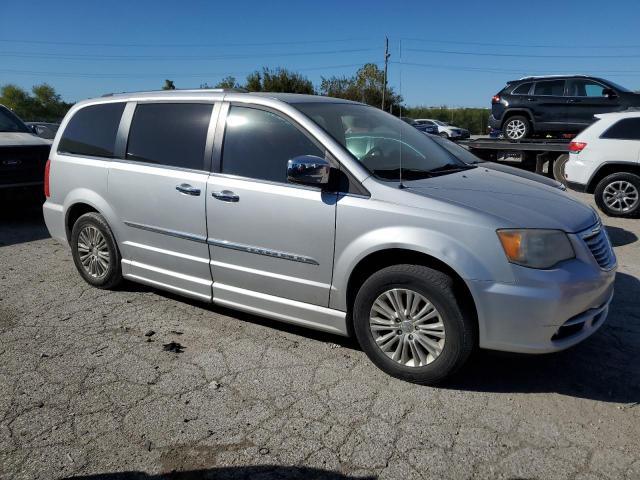 Photo 3 VIN: 2C4RC1GG8CR314951 - CHRYSLER TOWN & COU 