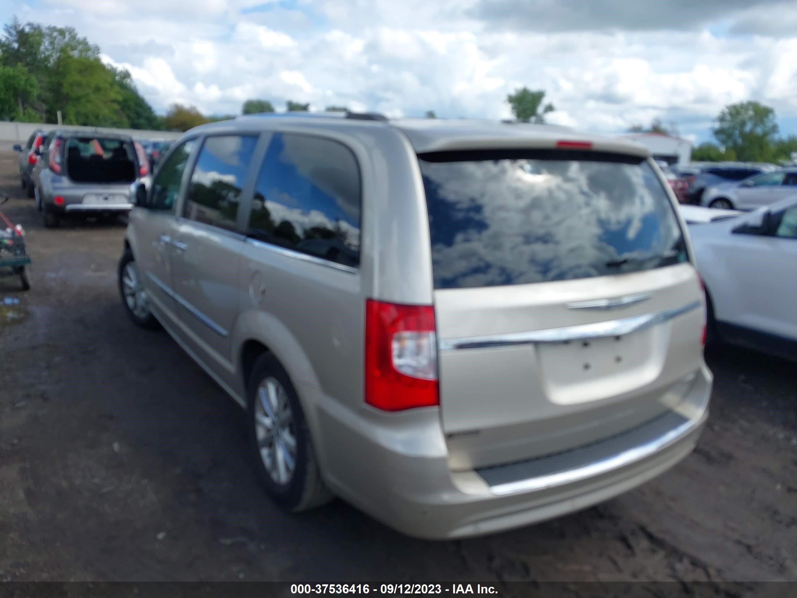 Photo 2 VIN: 2C4RC1GG8FR742586 - CHRYSLER TOWN & COUNTRY 