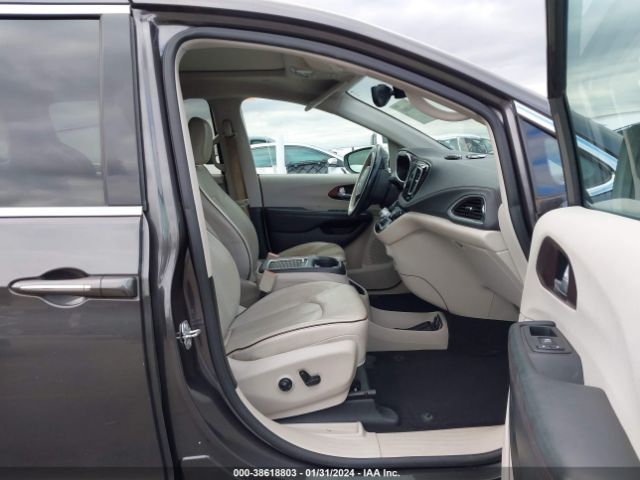 Photo 4 VIN: 2C4RC1GG8HR727542 - CHRYSLER PACIFICA 