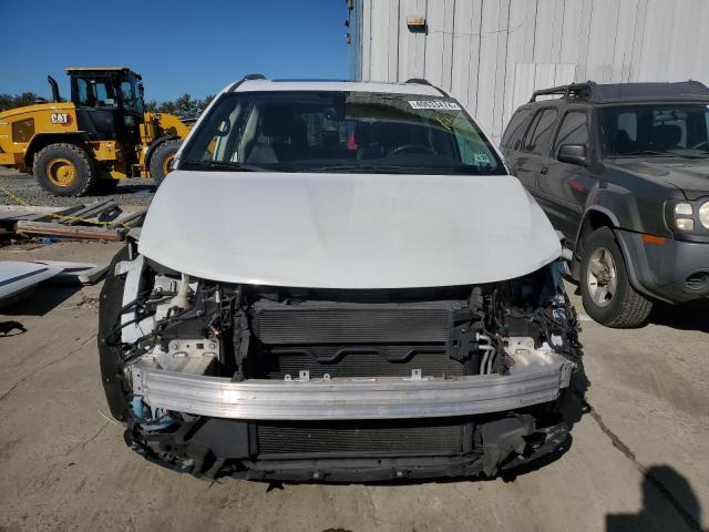 Photo 4 VIN: 2C4RC1GG8JR272214 - CHRYSLER PACIFICA 