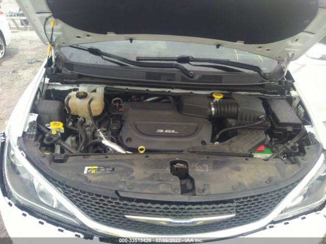 Photo 9 VIN: 2C4RC1GG8JR320519 - CHRYSLER PACIFICA 