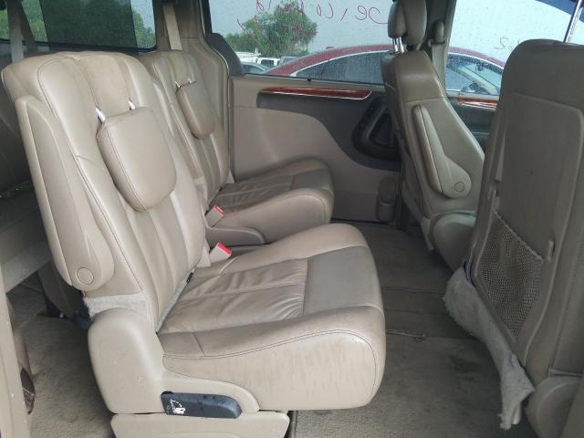 Photo 5 VIN: 2C4RC1GG9FR741544 - CHRYSLER TOWN & COU 