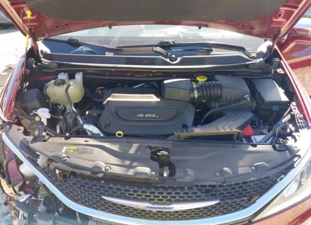 Photo 9 VIN: 2C4RC1GG9JR232949 - CHRYSLER PACIFICA 