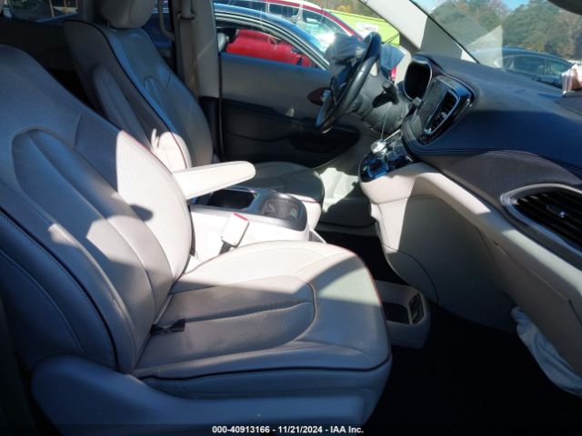 Photo 4 VIN: 2C4RC1GG9JR272626 - CHRYSLER PACIFICA 