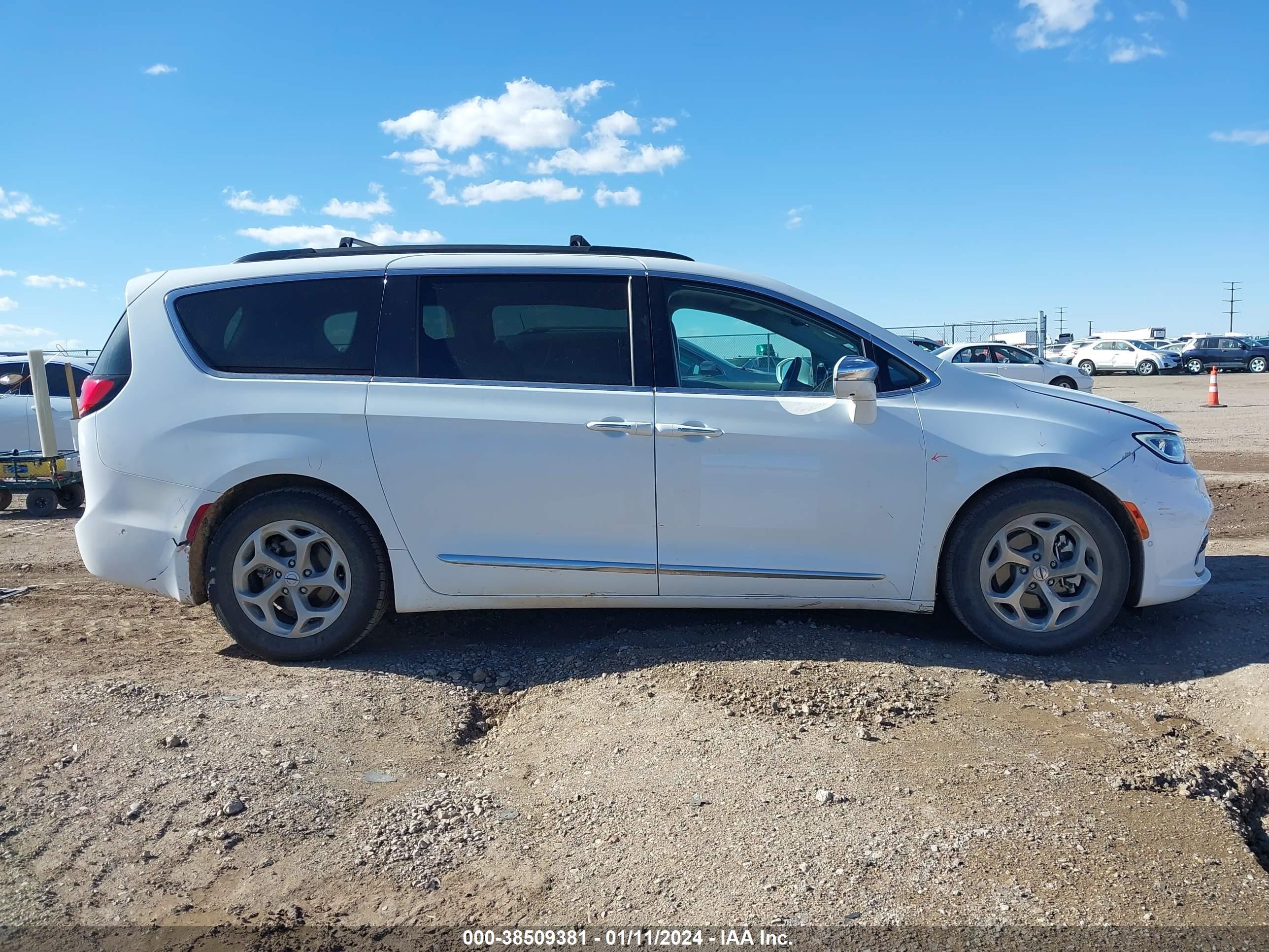 Photo 12 VIN: 2C4RC1GG9NR169373 - CHRYSLER PACIFICA 