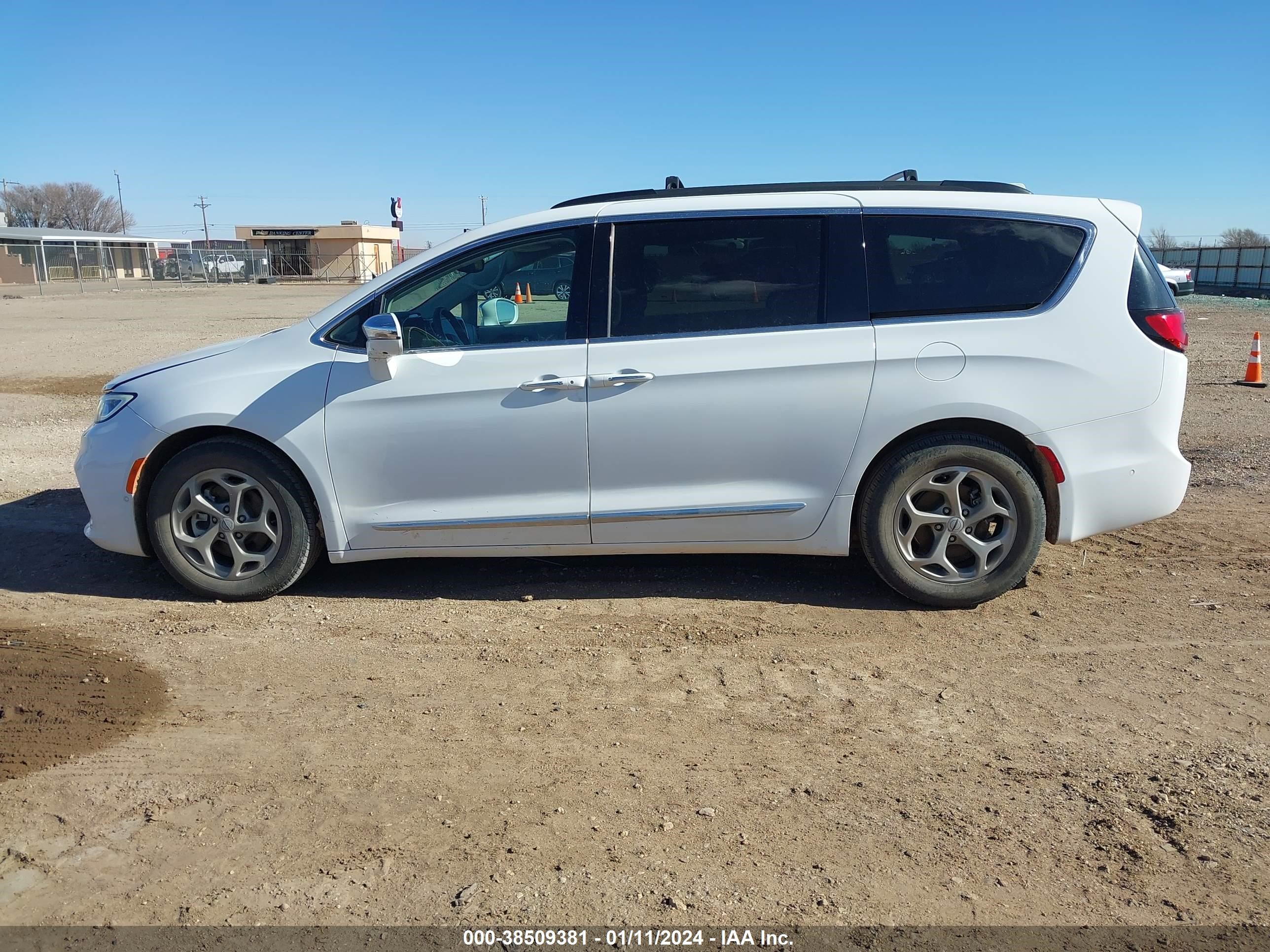 Photo 13 VIN: 2C4RC1GG9NR169373 - CHRYSLER PACIFICA 