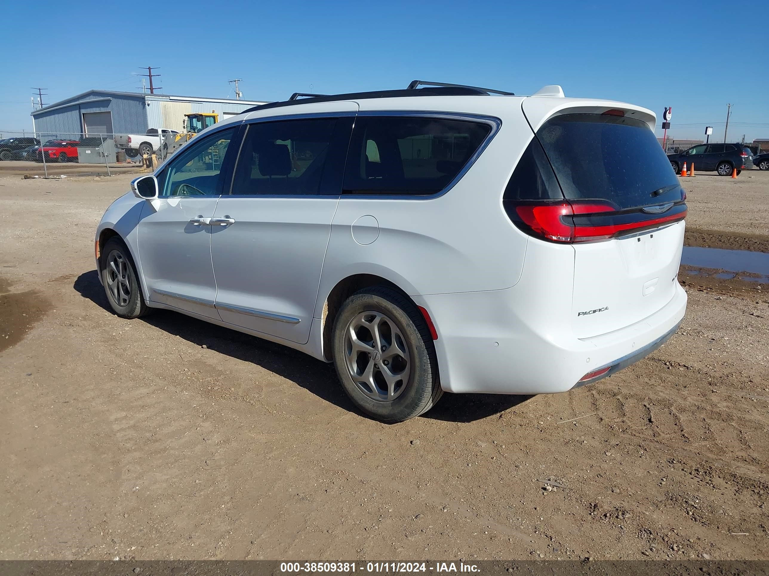 Photo 2 VIN: 2C4RC1GG9NR169373 - CHRYSLER PACIFICA 