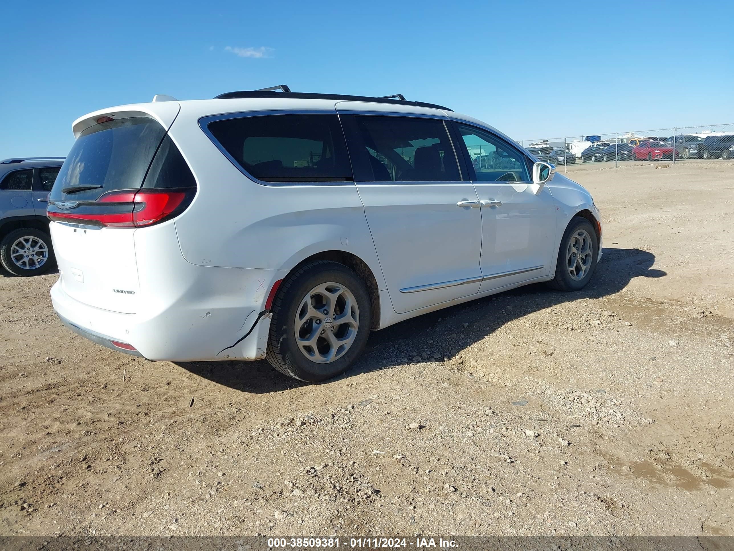 Photo 3 VIN: 2C4RC1GG9NR169373 - CHRYSLER PACIFICA 