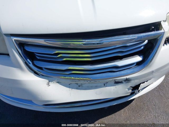 Photo 5 VIN: 2C4RC1GGXCR106537 - CHRYSLER TOWN & COUNTRY 