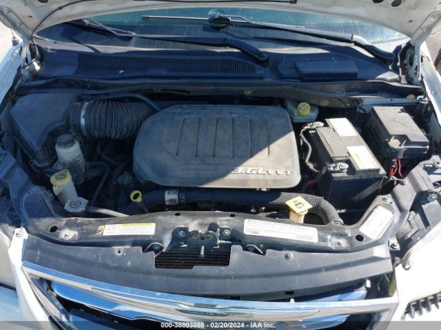 Photo 9 VIN: 2C4RC1GGXCR106537 - CHRYSLER TOWN & COUNTRY 