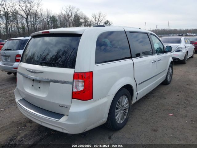 Photo 3 VIN: 2C4RC1GGXCR199690 - CHRYSLER TOWN & COUNTRY 