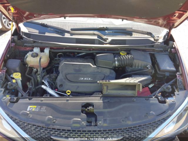 Photo 9 VIN: 2C4RC1GGXHR727414 - CHRYSLER PACIFICA 