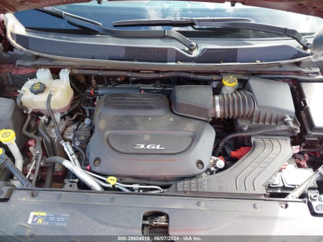 Photo 9 VIN: 2C4RC1GGXJR154469 - CHRYSLER PACIFICA 