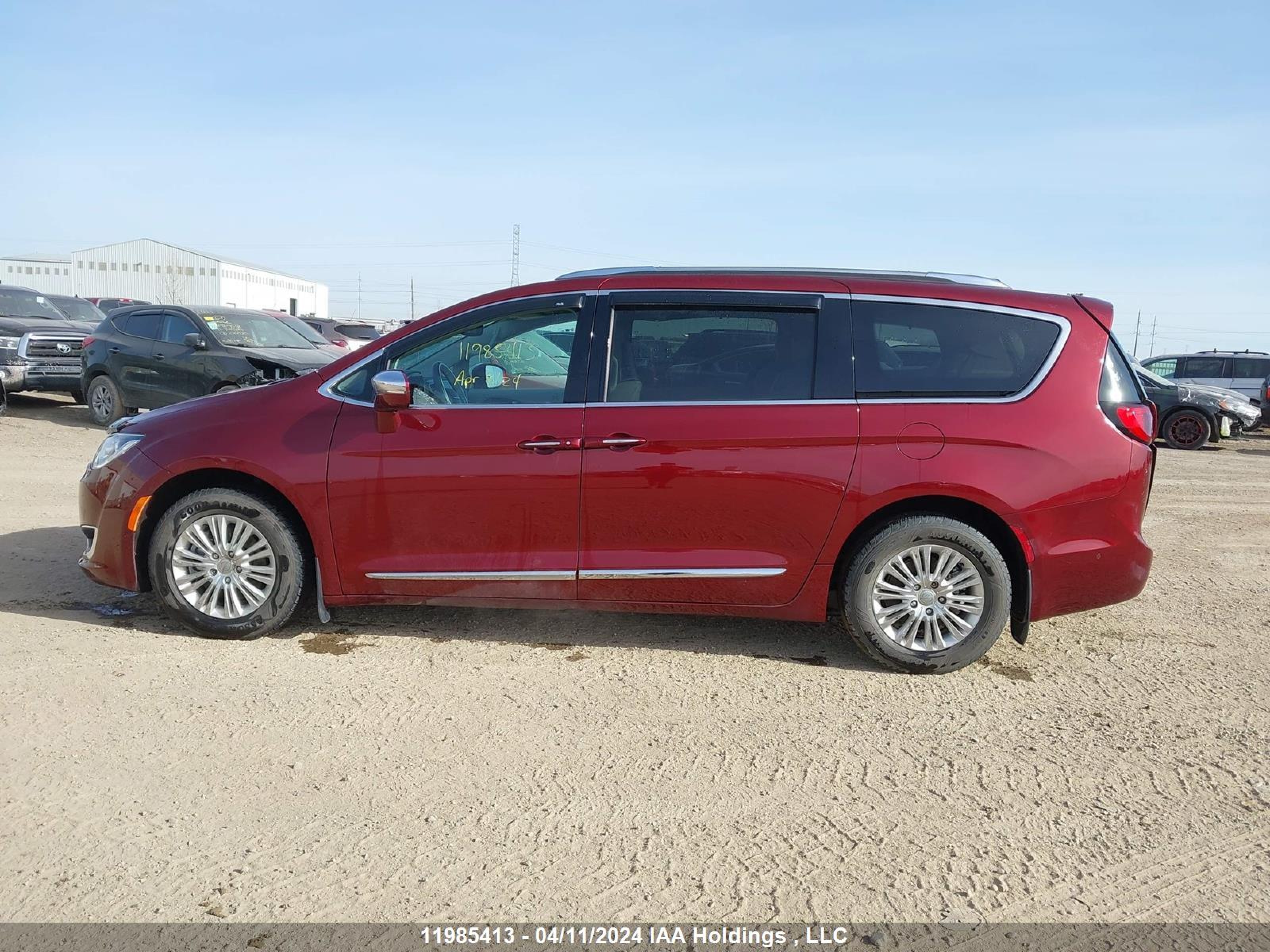 Photo 14 VIN: 2C4RC1GGXKR587940 - CHRYSLER PACIFICA 