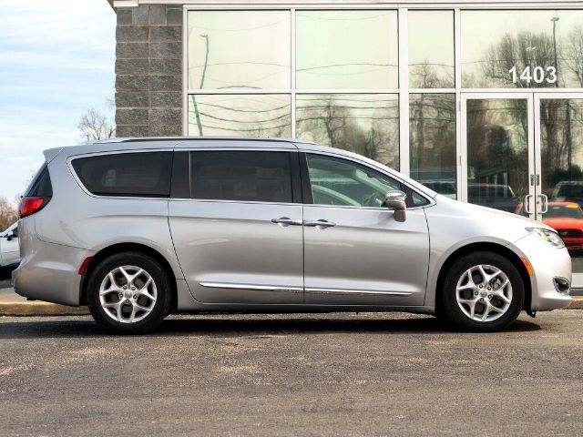 Photo 2 VIN: 2C4RC1GGXLR203415 - CHRYSLER PACIFICA 