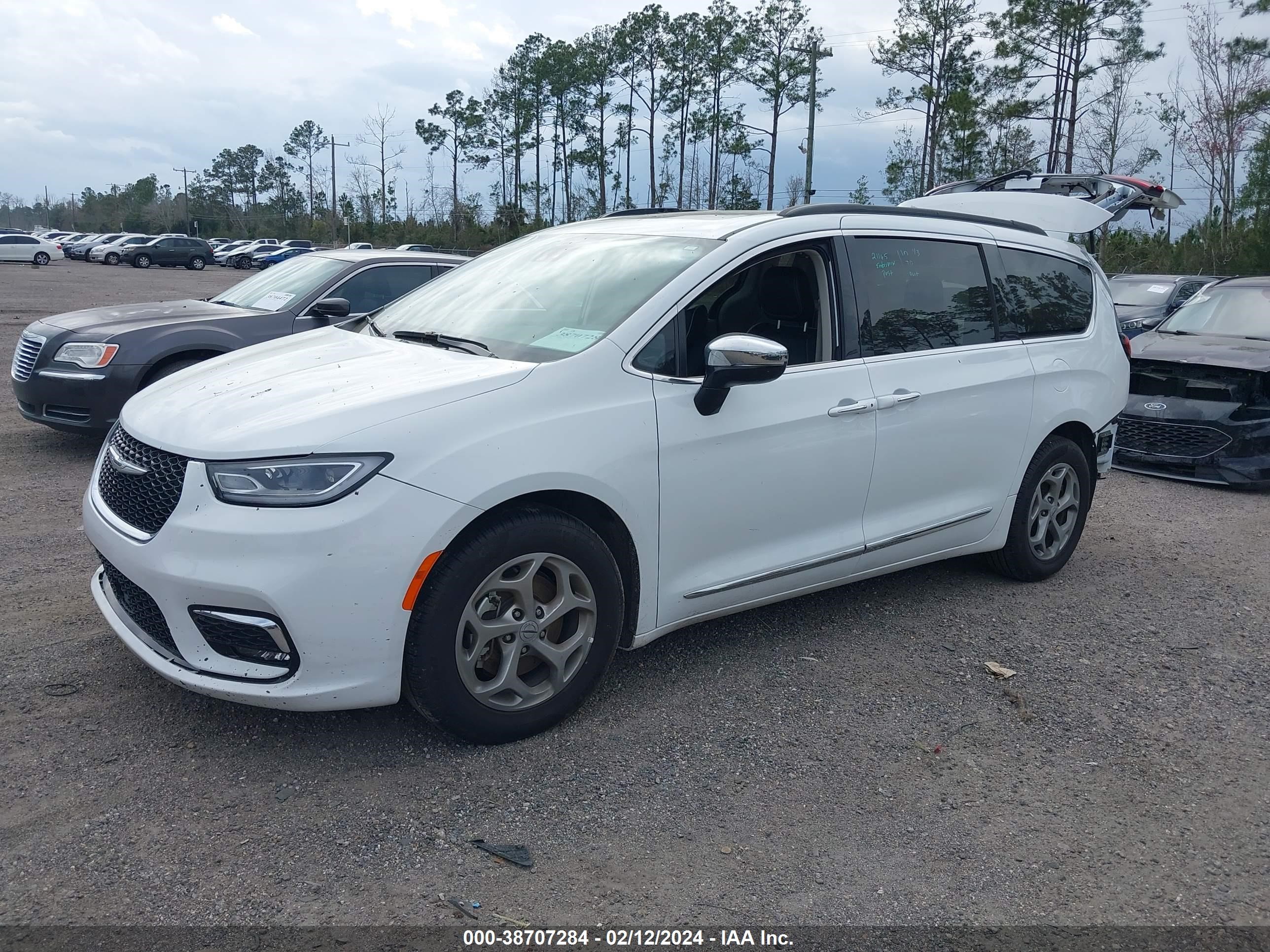 Photo 1 VIN: 2C4RC1GGXPR536283 - CHRYSLER PACIFICA 