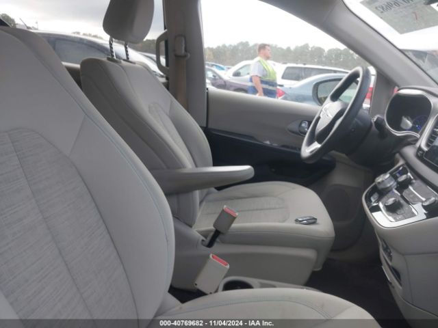 Photo 4 VIN: 2C4RC1H78JR164528 - CHRYSLER PACIFICA 