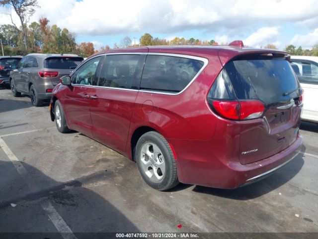 Photo 2 VIN: 2C4RC1H79JR127004 - CHRYSLER PACIFICA 