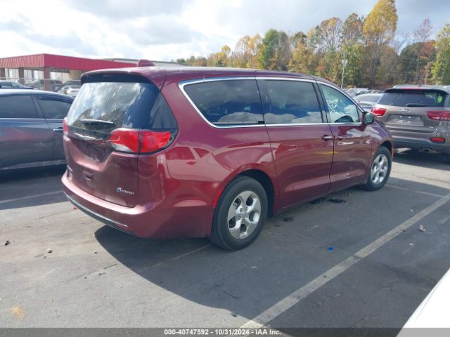 Photo 3 VIN: 2C4RC1H79JR127004 - CHRYSLER PACIFICA 