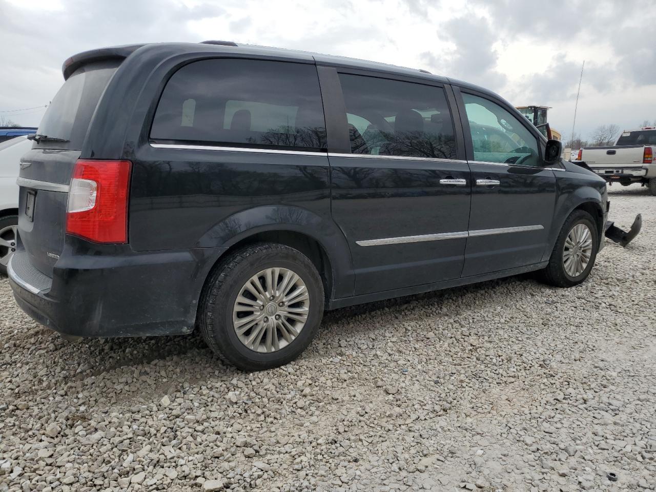 Photo 2 VIN: 2C4RC1JG2GR254230 - CHRYSLER TOWN & COUNTRY 